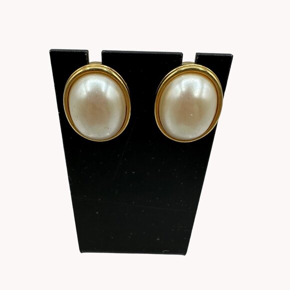 Womens Post Oval Earrings Jewelry Faux White Pearl Bead Gold Tone Costume Fashio - Picture 3 of 7